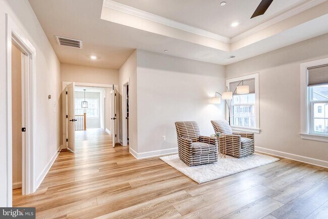 Building Photo - 7679 Cross Creek Dr