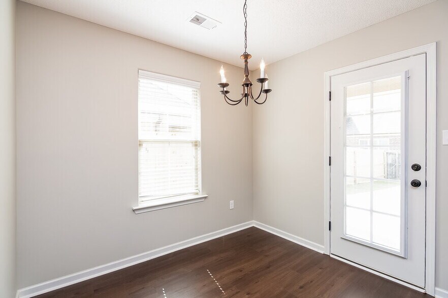 Building Photo - 9435 Darren Cir S