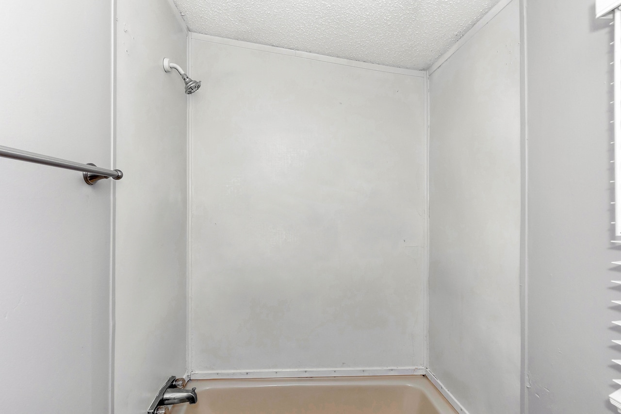 Building Photo - 415 W Limestone Rd