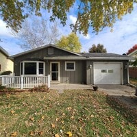 Building Photo - 912 East Ave