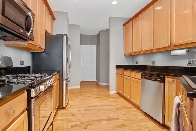 Building Photo - 423 Vaughn Cir