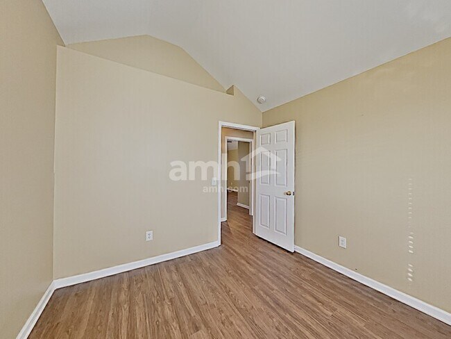 Building Photo - 111 Bennett Dr