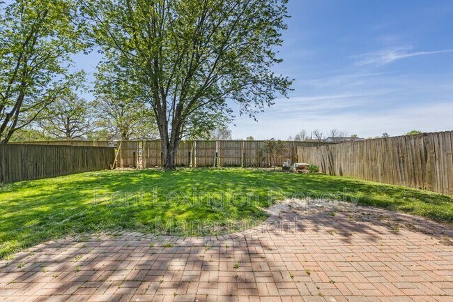 Building Photo - 1576 Springfield Dr