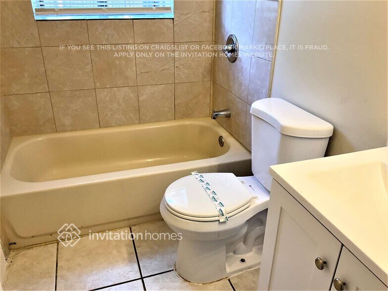 Building Photo - 5926 Ithaca Cir W