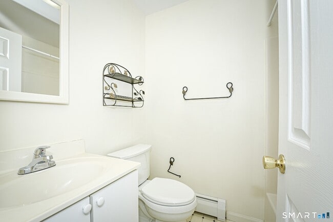 Building Photo - 5 Moody Ave