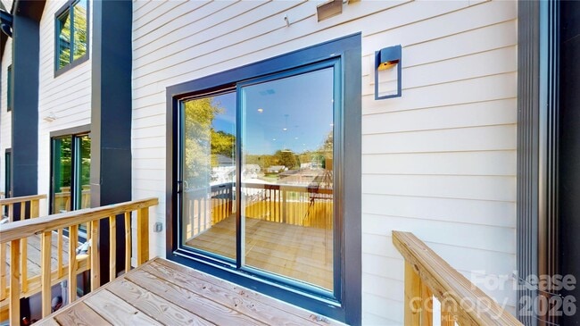 Building Photo - 156 Mattoon St