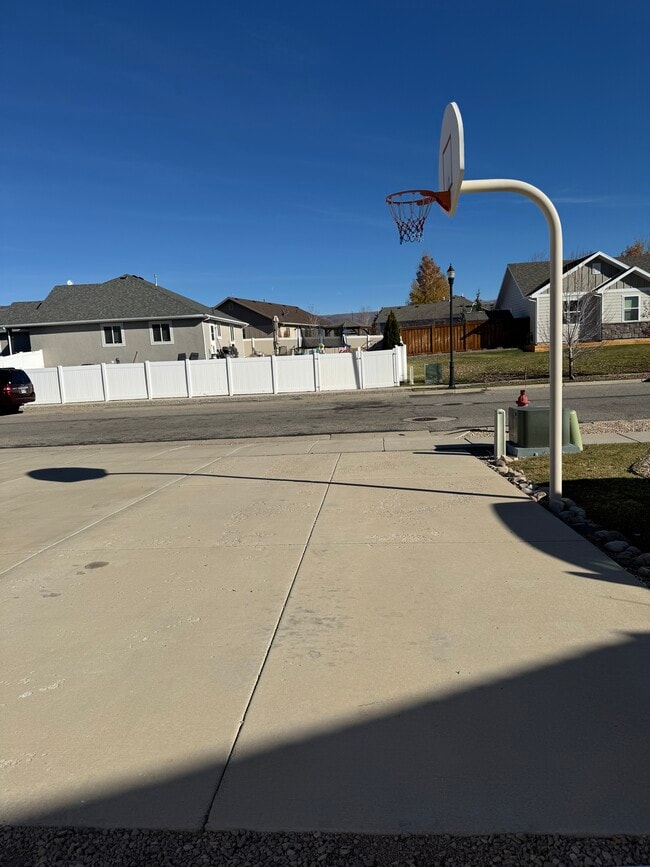 Building Photo - 1022 S 1050 E