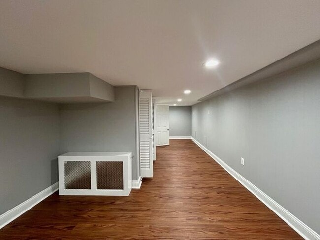Building Photo - 2 Bedroom Move in Special - $99 Security Deposit