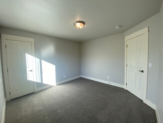 Building Photo - 20576 Rolen Ave