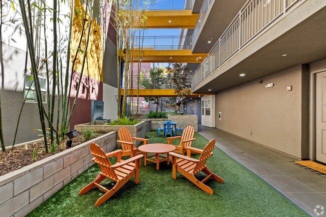 Building Photo - Legacy Northridge