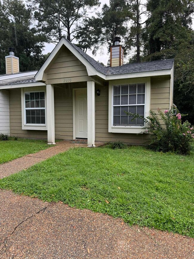 Primary Photo - 2910 Richview Park Cir N