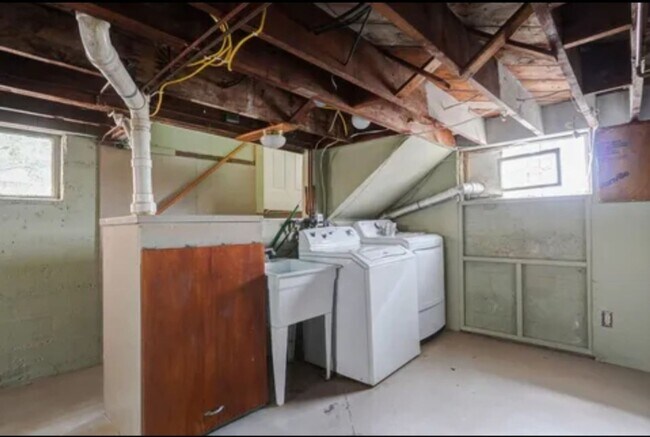 Building Photo - 1210 S Jefferson Ave