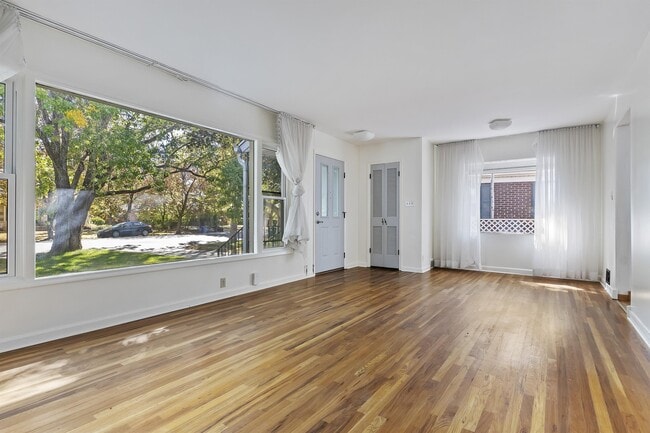 Building Photo - 3156 S Metropolitan Way