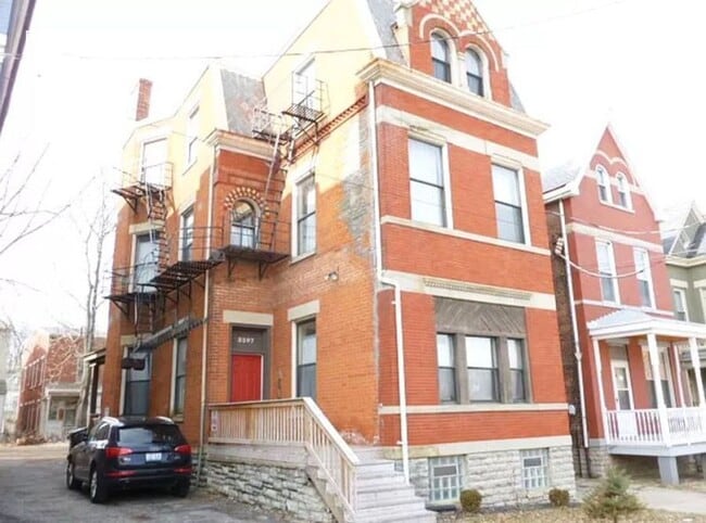 Primary Photo - 3207 Vine St