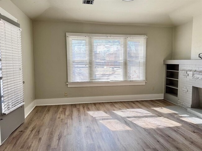 Building Photo - 2521 NW 12th St