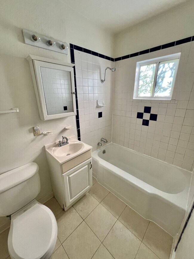 Building Photo - Fairview Properties