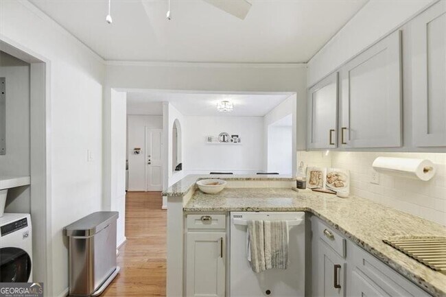 Building Photo - 133 Woodmere Square NW