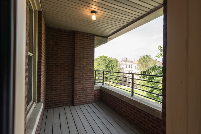 Building Photo - 4354 S Prairie Ave