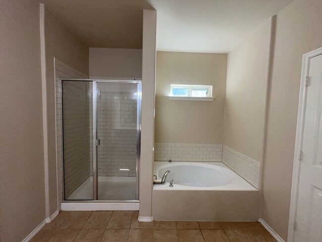Building Photo - 257 Allerton Ln