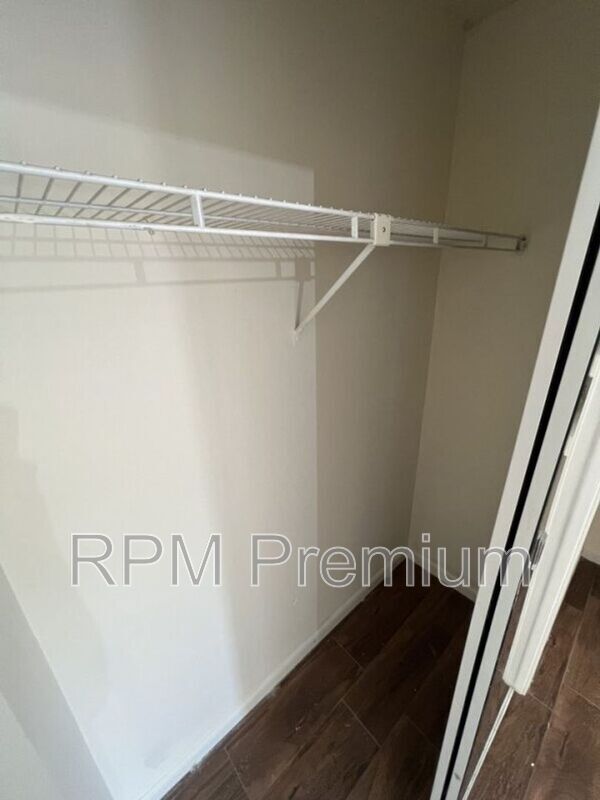 Building Photo - 5268 S Brightside View Dr