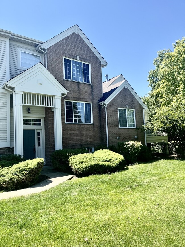 Building Photo - 4323 Savoy Ln