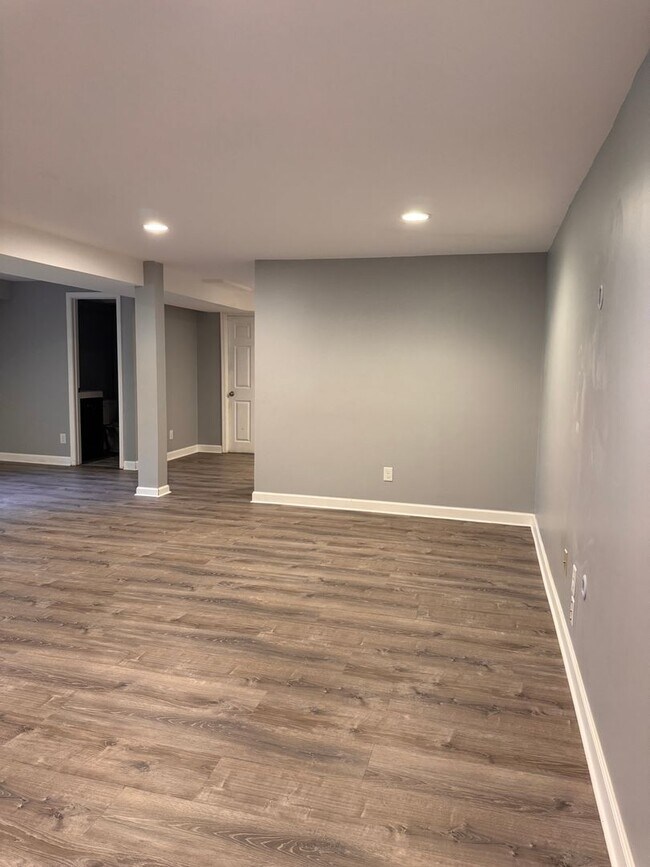 Building Photo - 3 Bedroom || 2.5 Bathroom Single Family Home