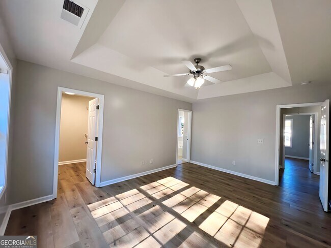 Building Photo - 220 Brookstone Dr SW