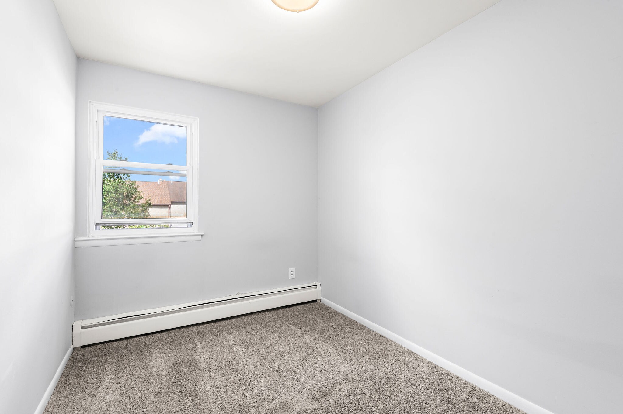 Building Photo - 1705 Walnut Ridge Est