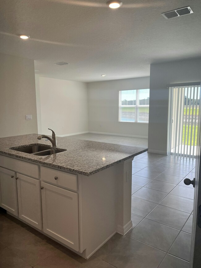 Building Photo - 1829 Red Rock Rd