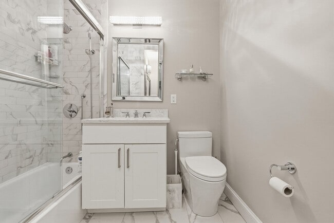 Building Photo - 65 E India Row