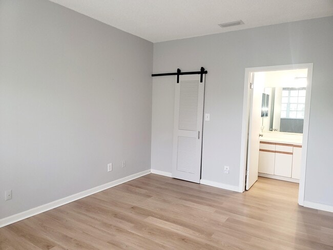 Building Photo - 671 Cypress Lake Blvd