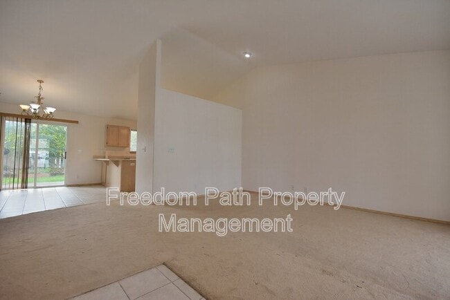 Building Photo - 500 E Sand Wedge Dr