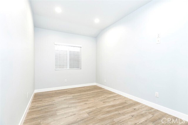 Building Photo - 10563 Vinedale St