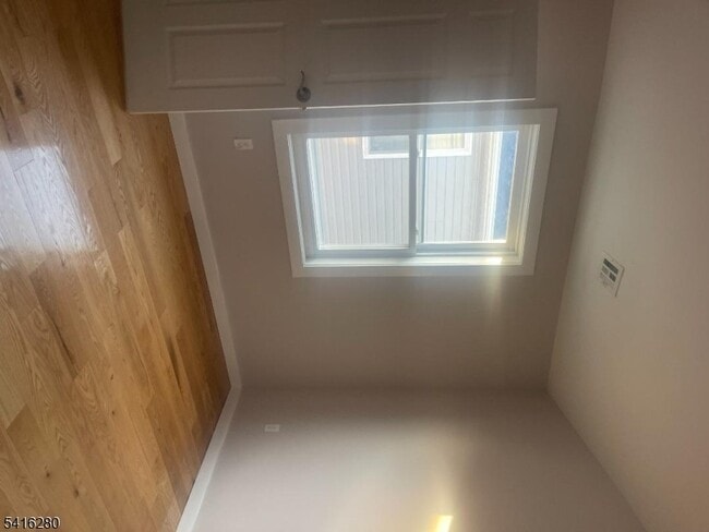 Building Photo - 10 Shaw Ave