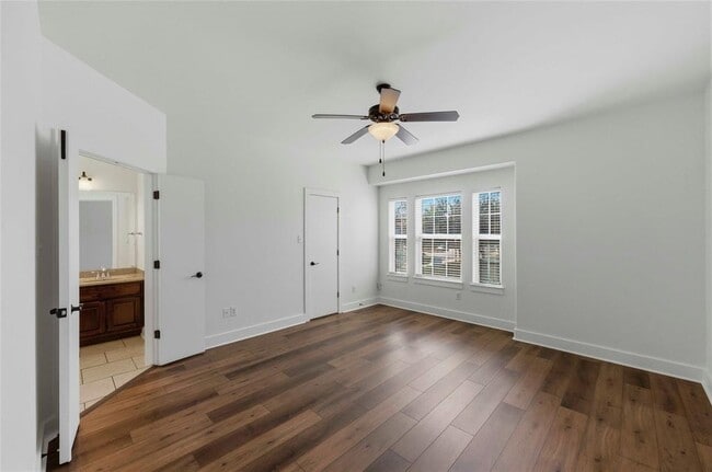 Building Photo - 1620 Haskell St