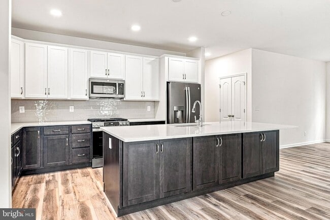 Building Photo - 34121 Juniper Dr
