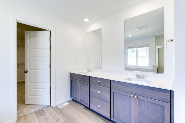 Building Photo - 6130 Crestner Dr SW