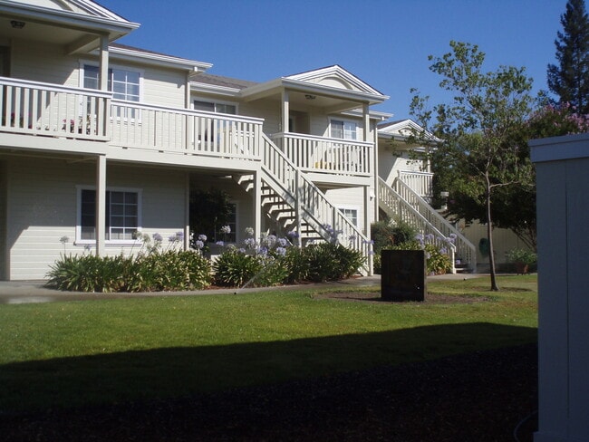 Primary Photo - Beautiful Upstairs 2 Bedroom 2 Bath Apartm...