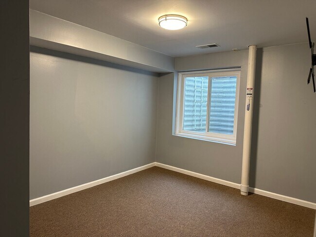 Building Photo - 223 Morlyn Dr