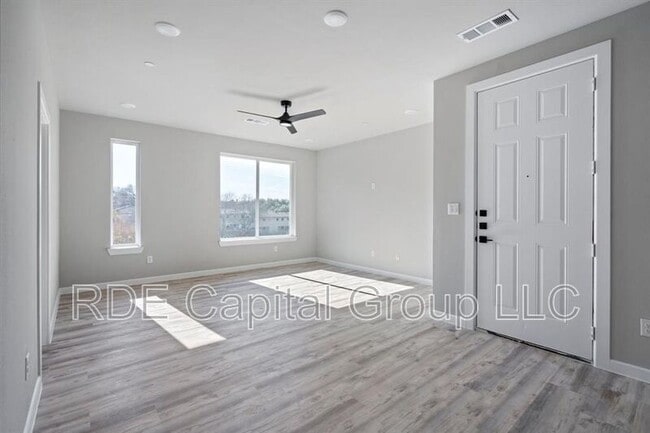 Building Photo - 948 S Corinth St Rd