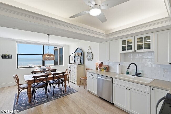 Building Photo - 9375 Gulf Shore Dr