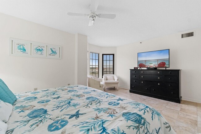 Building Photo - 1086 N Ocean Blvd