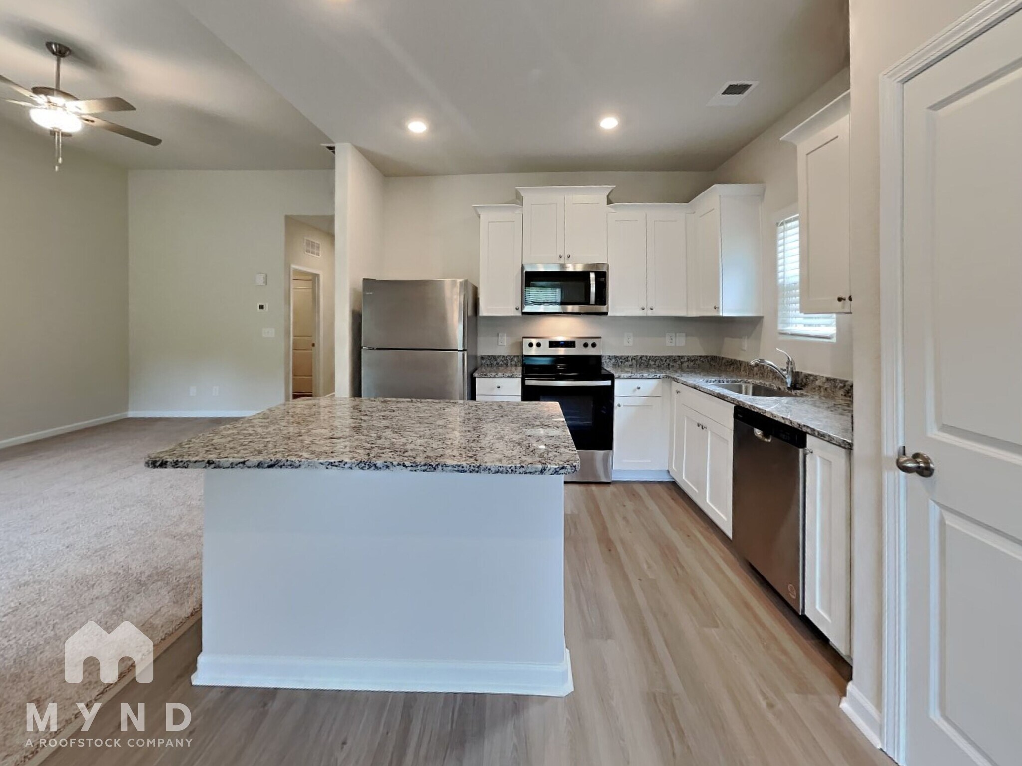 Building Photo - 155 Royal Mdw Dr