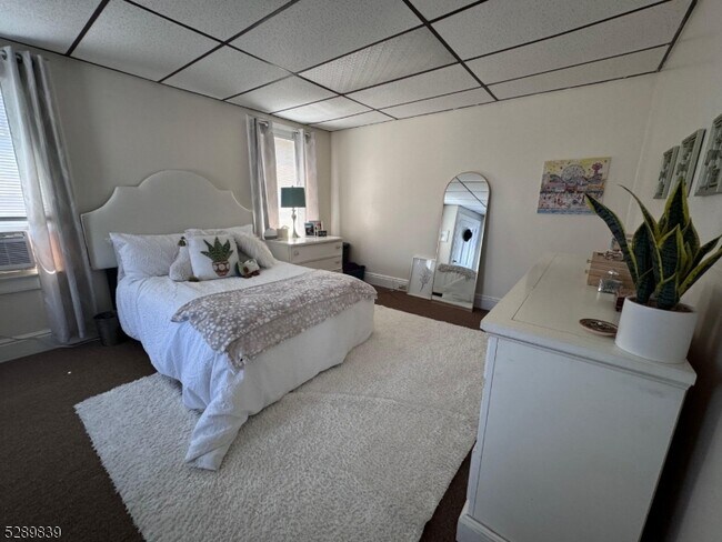 Building Photo - 14 Cottage Pl