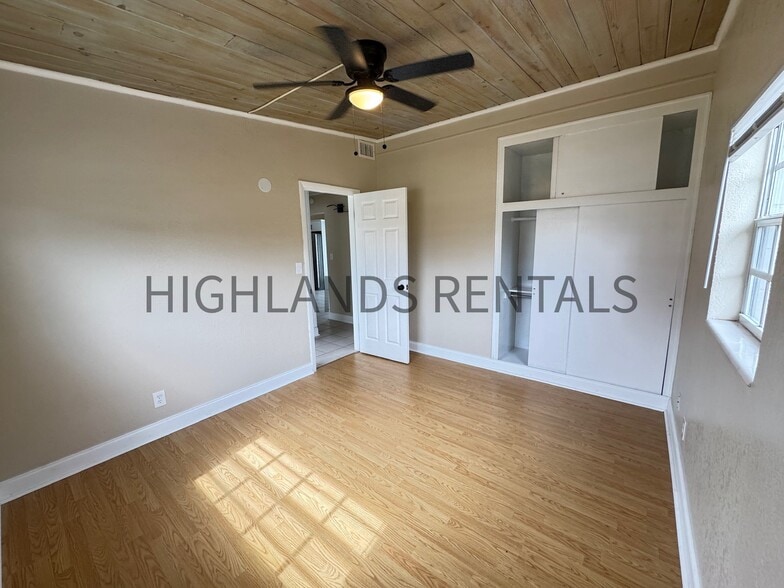 Building Photo - 1613 Hitakee Ave