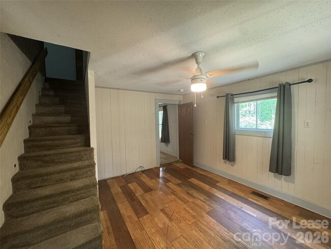 Building Photo - 1410 Dillard Ln