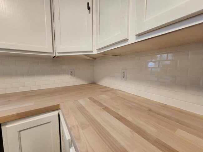 Building Photo - 3525 Allen Ave