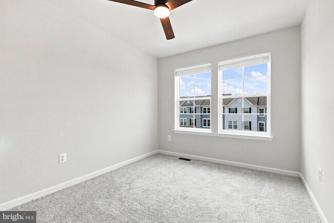 Building Photo - 417 Seeback Dr