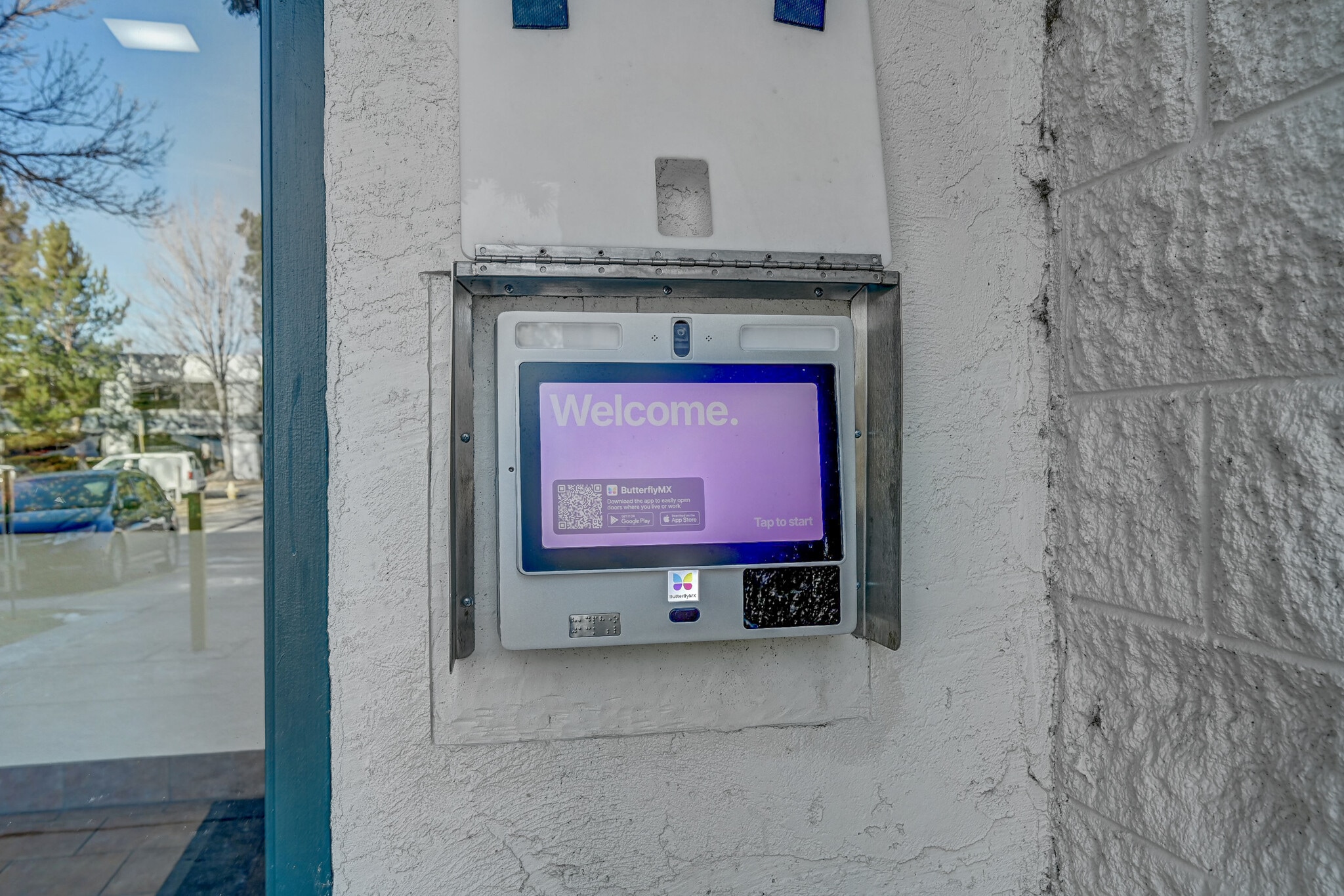 Building Photo - 5770 E Warren Ave