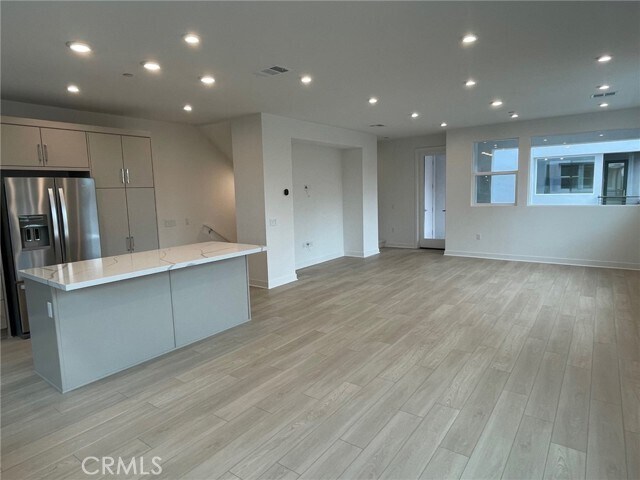 Building Photo - 691 S Lyon St